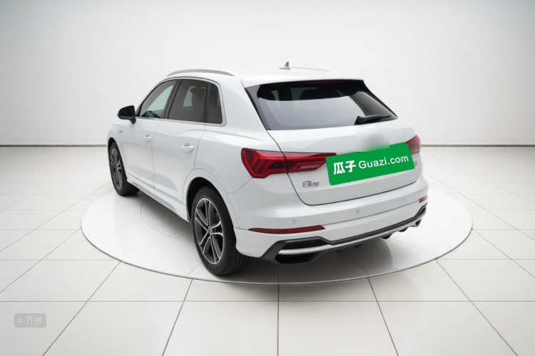 Audi Q3 2021 car image #5