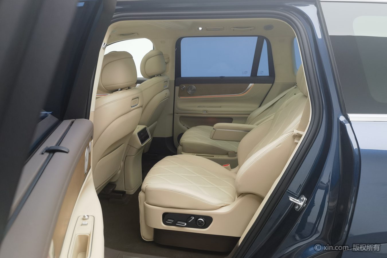 2025 car image #16