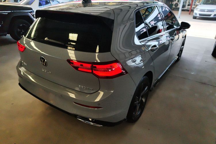 Volkswagen Golf 2023 imagen de coche #7