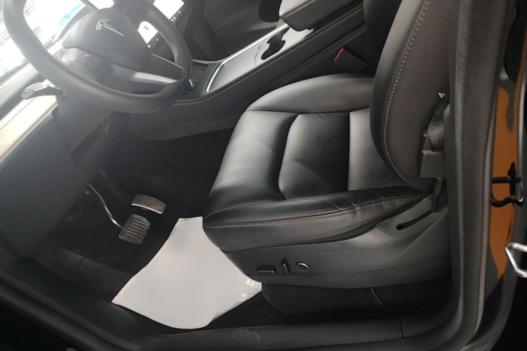 Tesla Model Y 2023 #15 Tesla Model Y 2023 car image #15