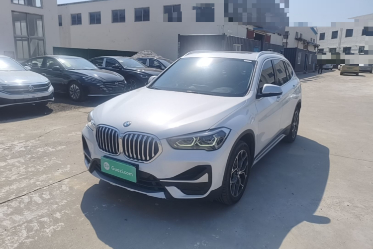BMW X1 2023 car image #2