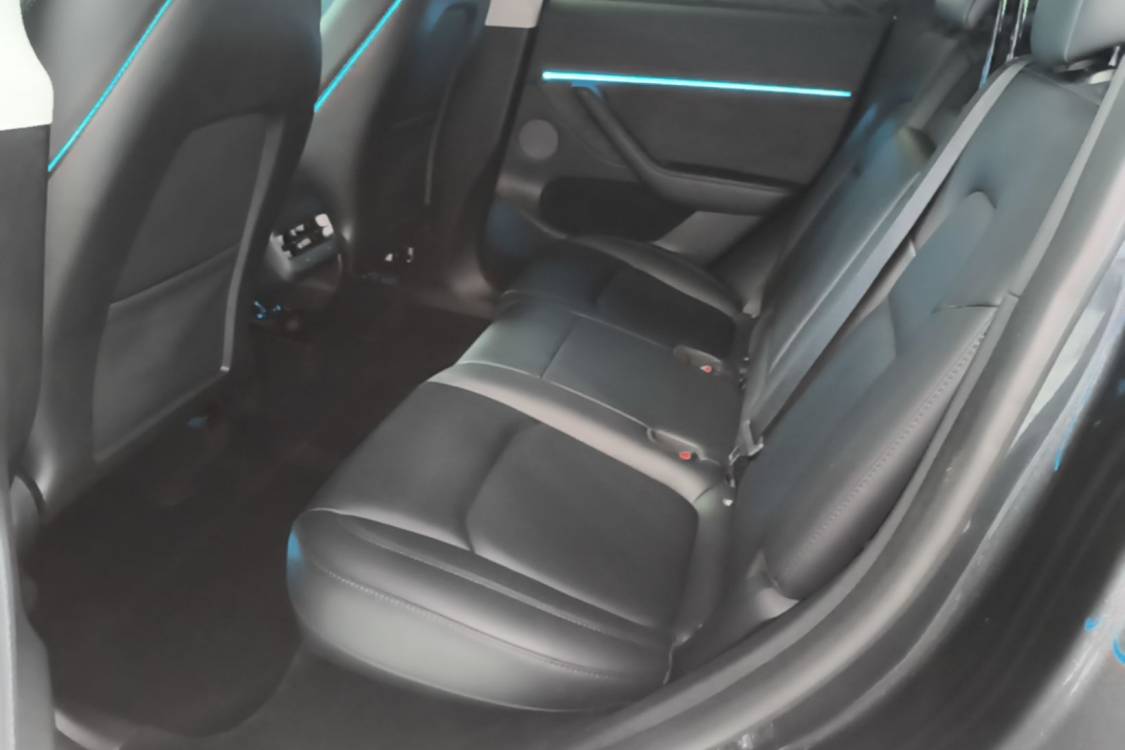 Tesla Model Y 2024 car image #8