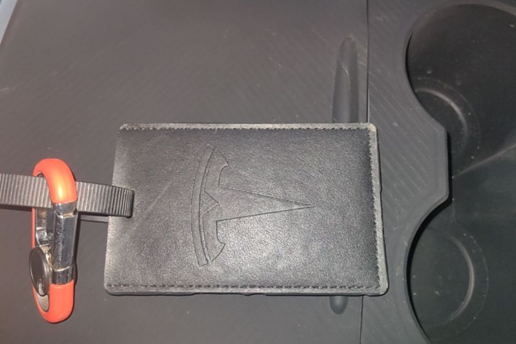 Tesla Model Y 2023 car image #9