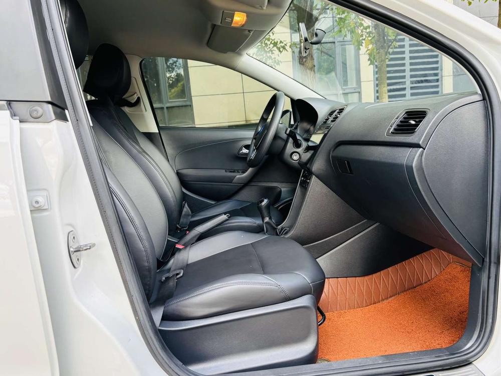Volkswagen Polo 2019 car image #12