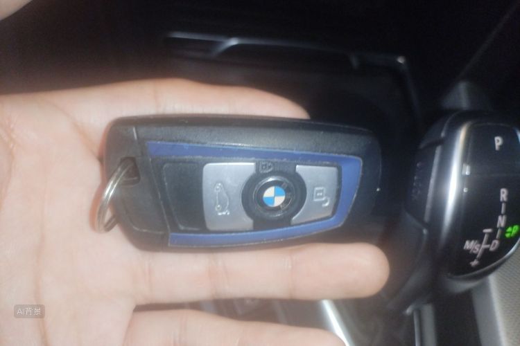BMW 3 Series 2018 car image #10