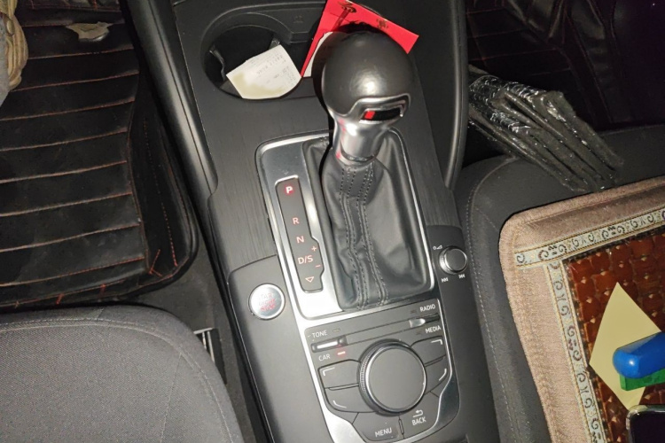 Audi A3 2015 car image #18