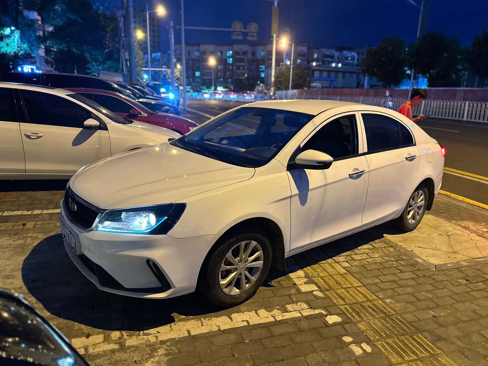 GEELY Emgrand 2021 GEELY Emgrand 2021 immagine di auto