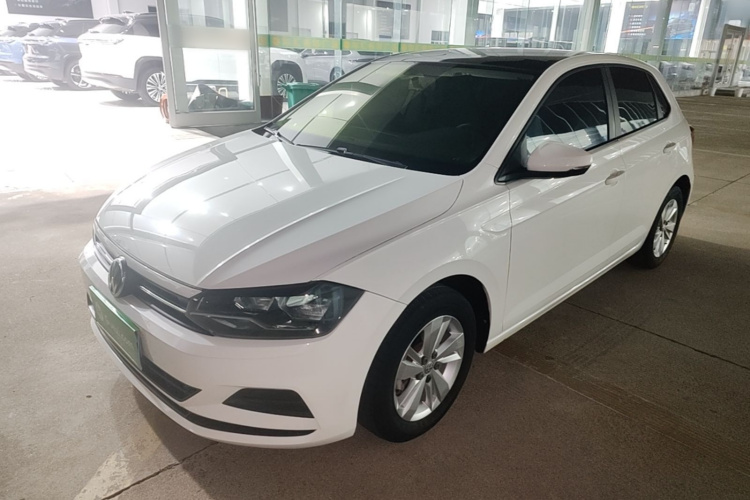Volkswagen Polo 2019 car image #2