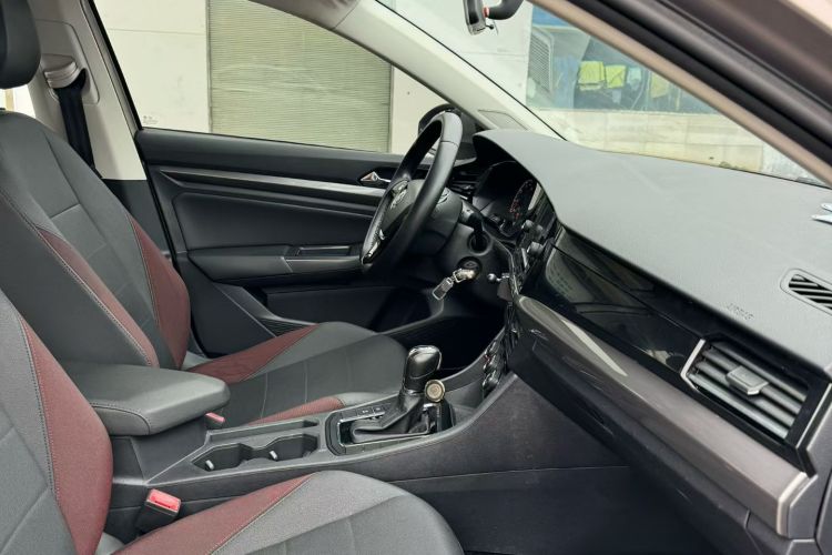 Volkswagen Bora 2019 image de voiture #12