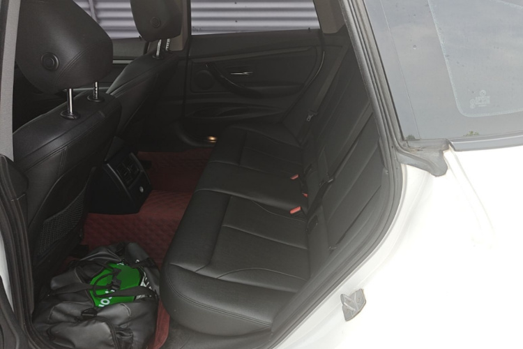 BMW 3 Series GT 2018 #17 BMW 3 Series GT 2018 car image #17