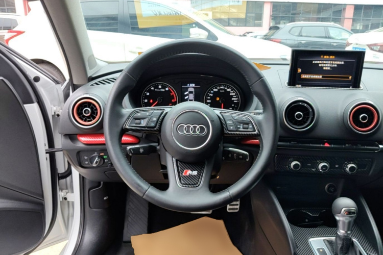 Audi A3 2019 car image #16