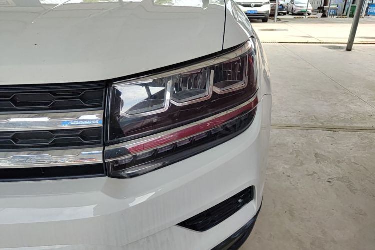 Volkswagen Tharu 2020 car image #23