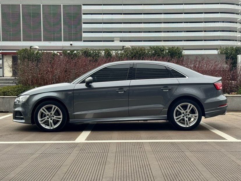 Audi A3 2019 #2 Audi A3 2019 car image #2