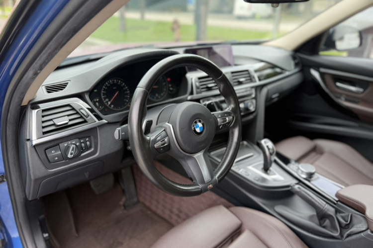 BMW 3 Series 2019 #16 BMW 3 Series 2019 car image #16
