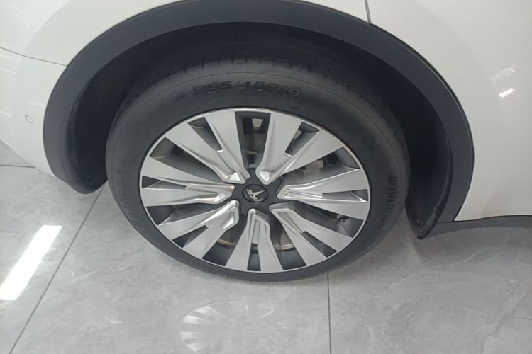 Tesla Model Y 2022 #10 Tesla Model Y 2022 car image #10