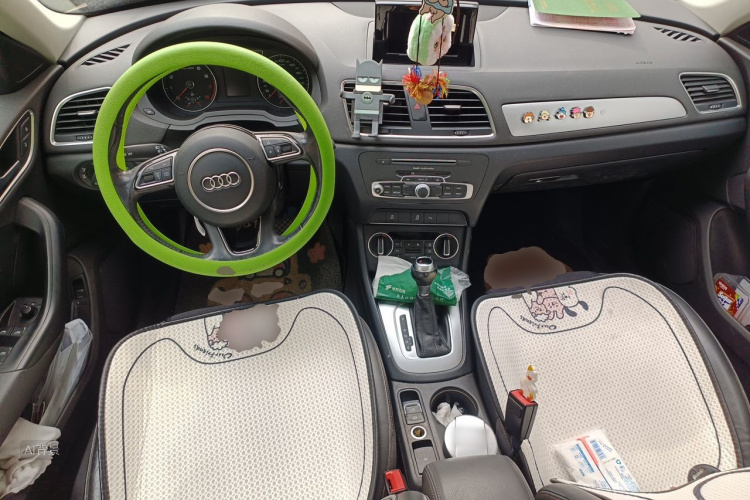 Audi Q3 2017 car image #11