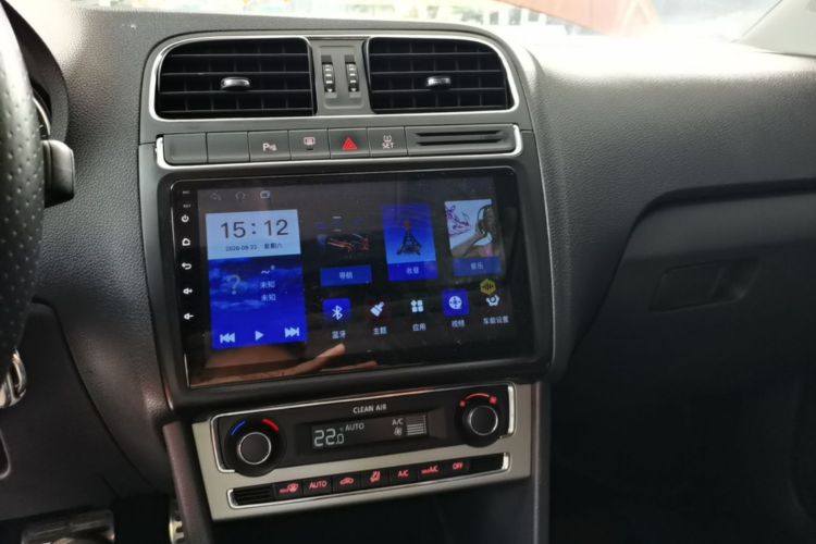 Volkswagen Polo 2016 car image #13