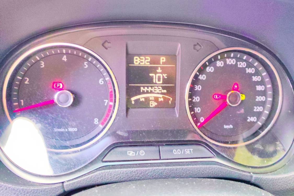 Volkswagen Polo 2015 car image #24