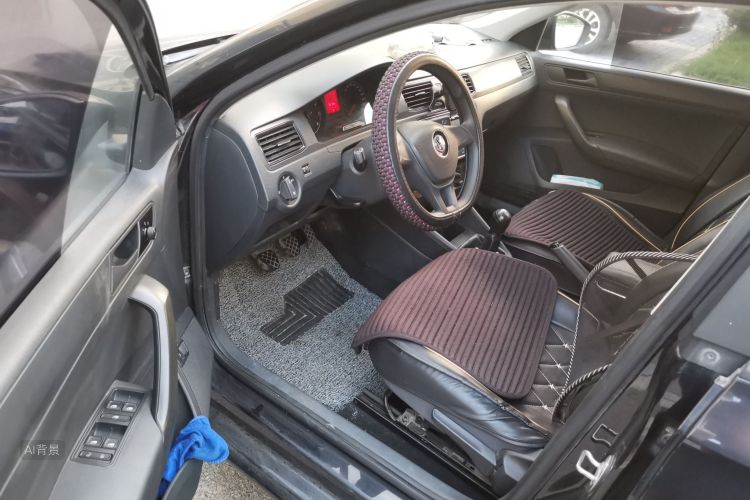 Volkswagen Santana 2017 car image #18