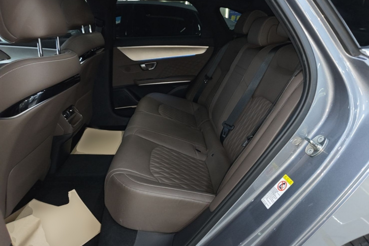 BYD Han 2023 car image #13