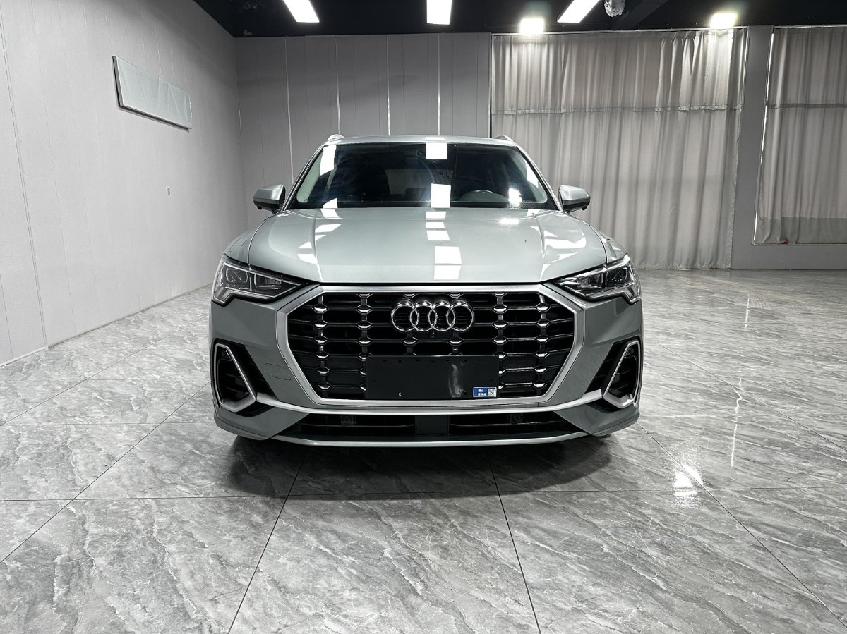 Audi Q3 2021 car image #2