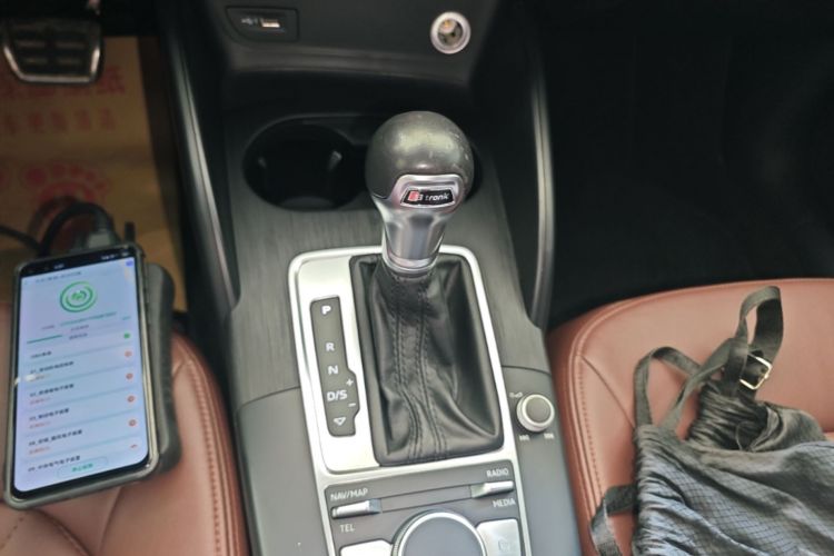Audi A3 2018 car image #14