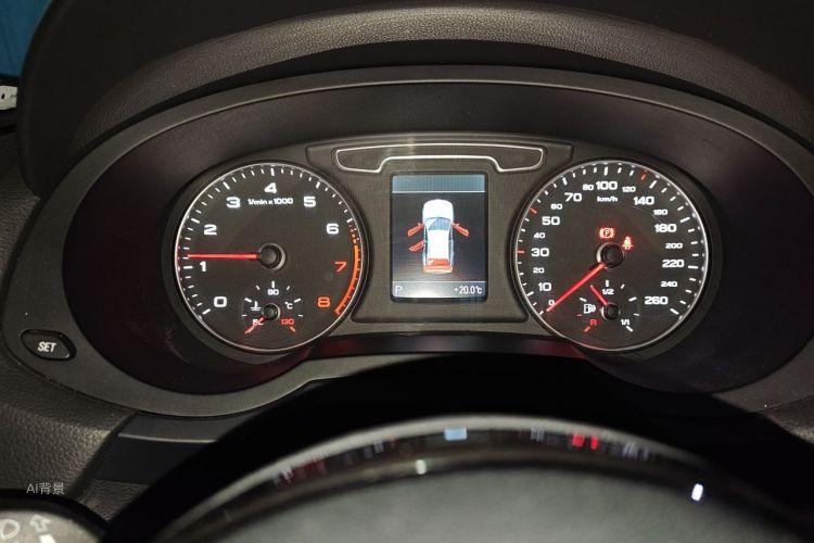 Audi Q3 2015 car image #13