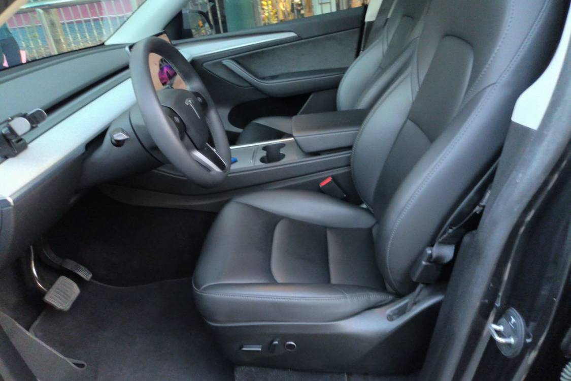 Tesla Model Y 2024 #18 Tesla Model Y 2024 car image #18
