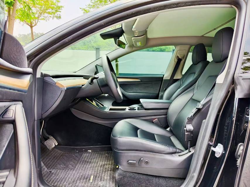 Tesla Model Y 2023 car image #6