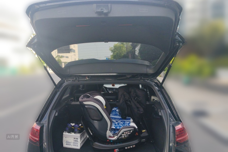 Volkswagen Golf 2018 car image #21