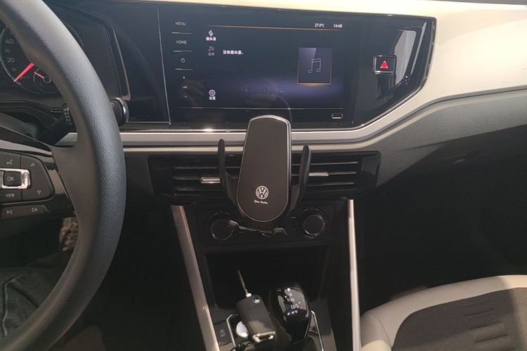 Volkswagen Polo 2022 car image #15