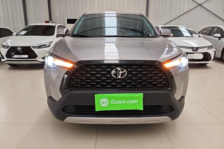 Toyota Corolla Cross 2024 immagine di auto #3