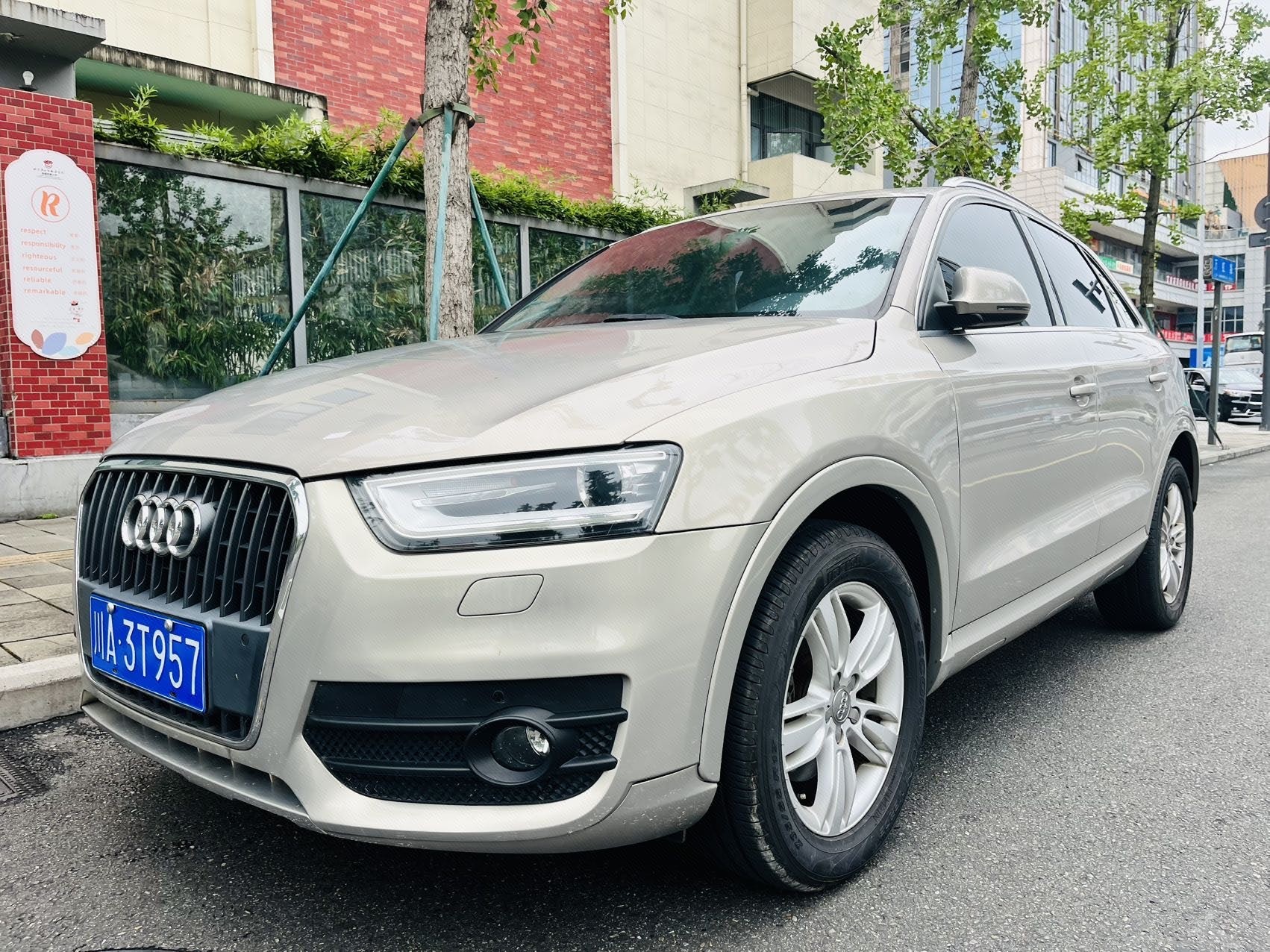 Audi Q3 2015 Audi Q3 2015 car image