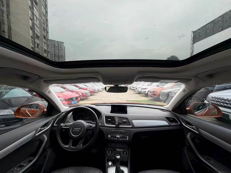 Audi Q3 2017 car image #8