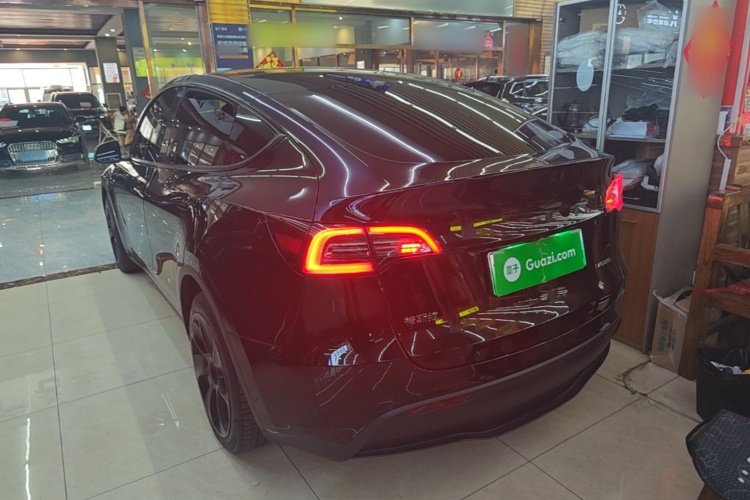 Tesla Model Y 2022 car image #5