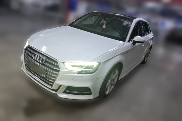 Audi A3 2021 immagine di auto #2