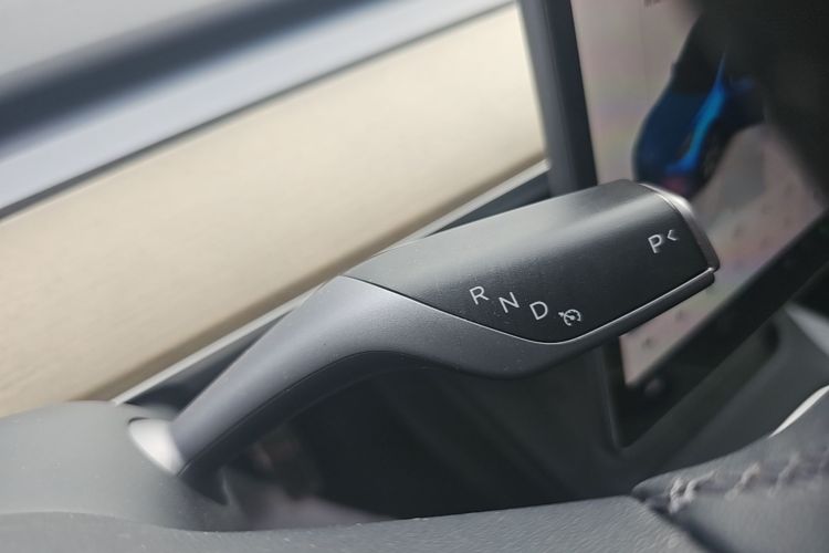 Tesla Model Y 2022 #18 Tesla Model Y 2022 car image #18