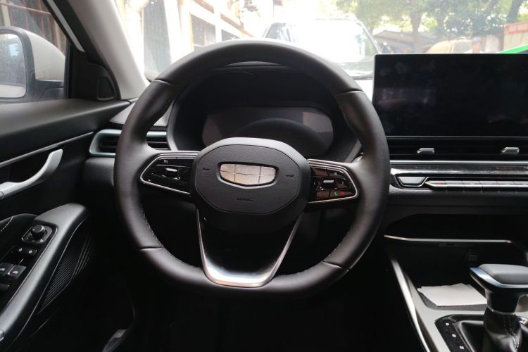 GEELY Emgrand 2025 #11 GEELY Emgrand 2025 car image #11
