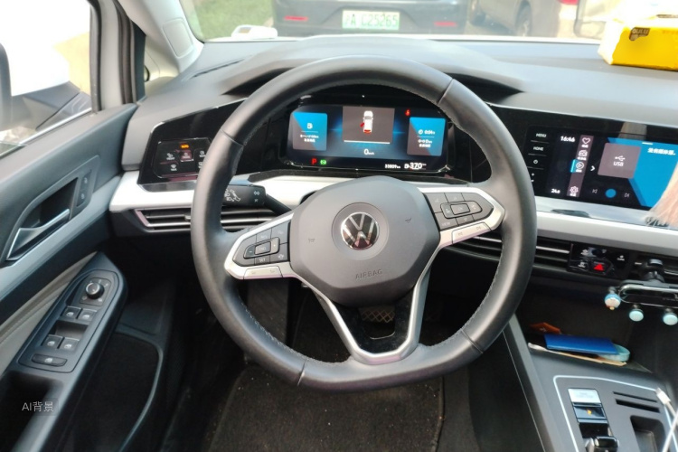 Volkswagen Golf 2021 car image #12