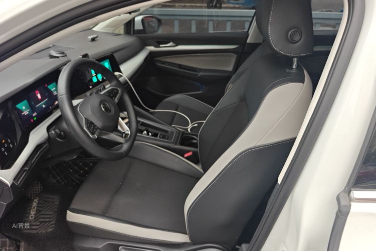 Volkswagen Golf 2023 car image #17