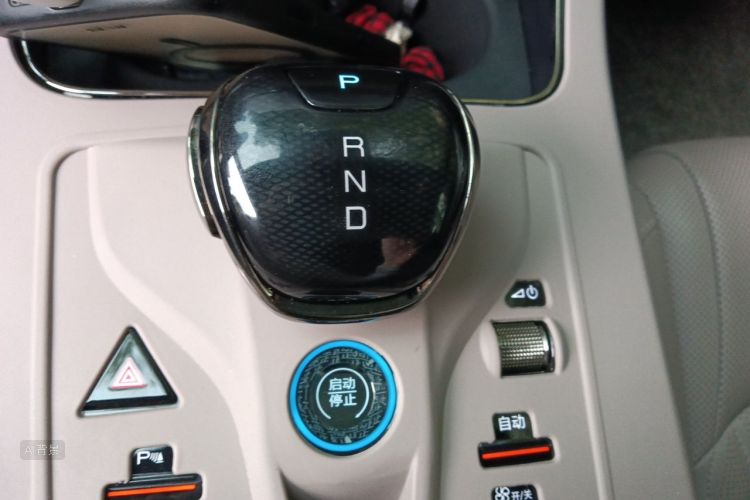 BYD Han 2024 car image #16