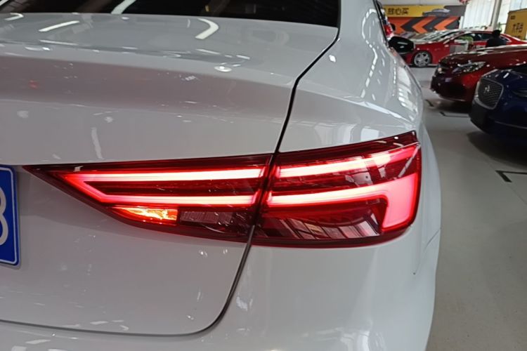 Audi A3 2018 car image #8