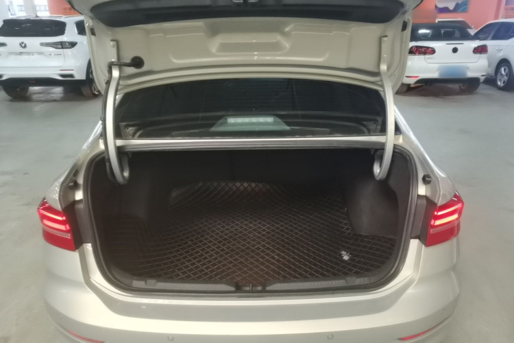 Volkswagen Lavida 2021 car image #19
