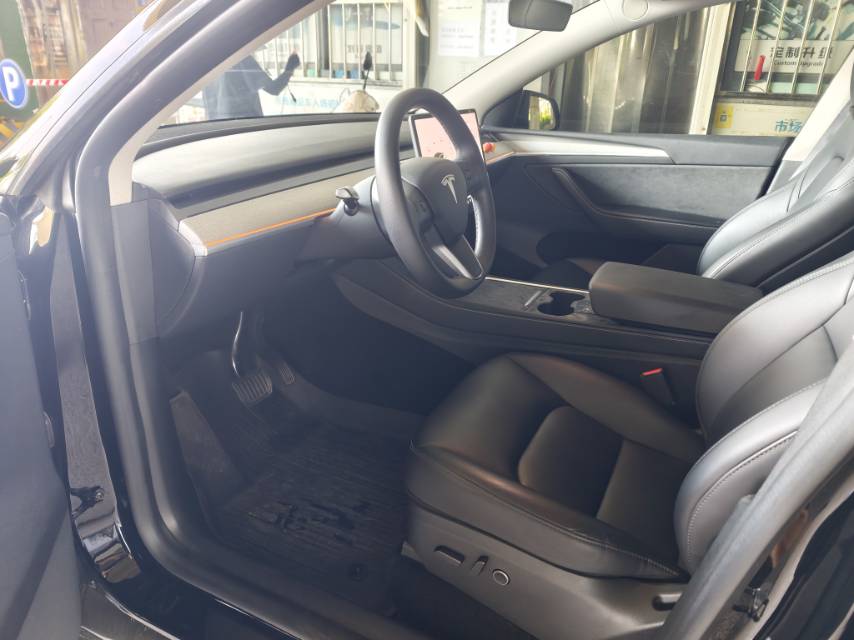 Tesla Model Y 2024 #5 Tesla Model Y 2024 immagine di auto #5