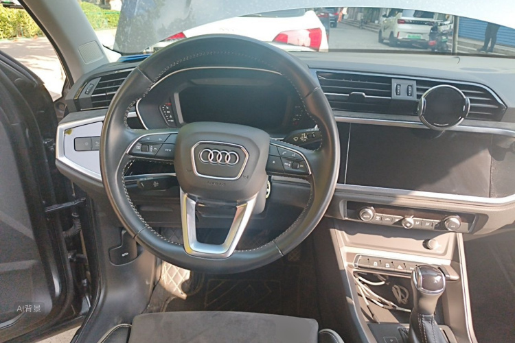 Audi Q3 2020 immagine di auto #12