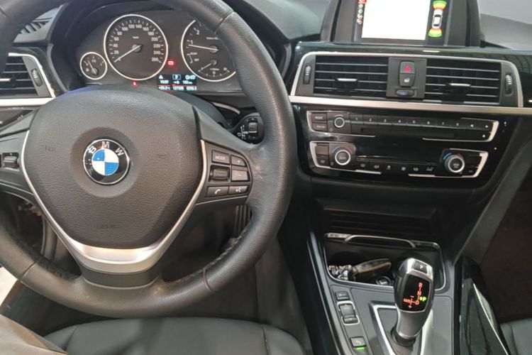 BMW 3 Series 2017 #10 BMW 3 Series 2017 car image #10