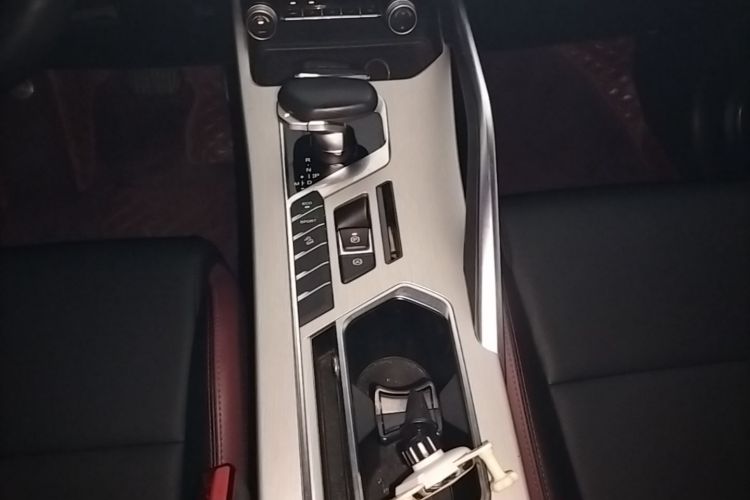 GEELY Coolray 2022 car image #14