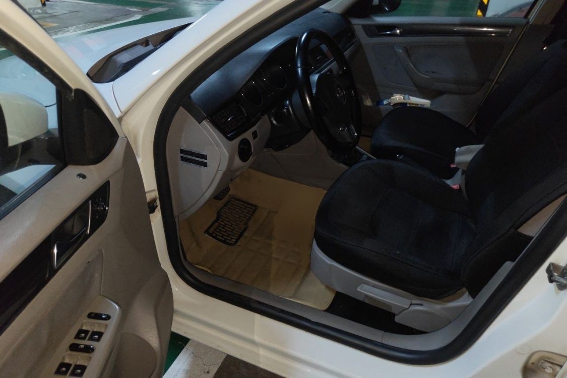Volkswagen Bora 2015 car image #23
