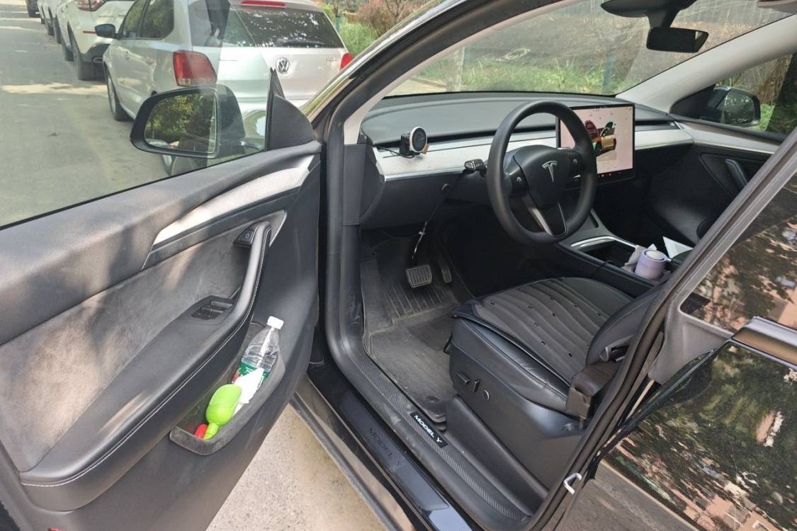Tesla Model Y 2024 #23 Tesla Model Y 2024 صورة سيارة #23