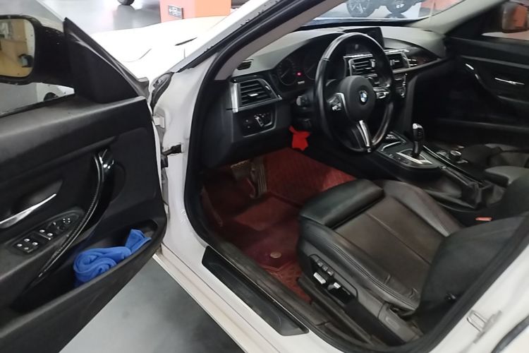 BMW 3 Series GT 2018 #16 BMW 3 Series GT 2018 car image #16